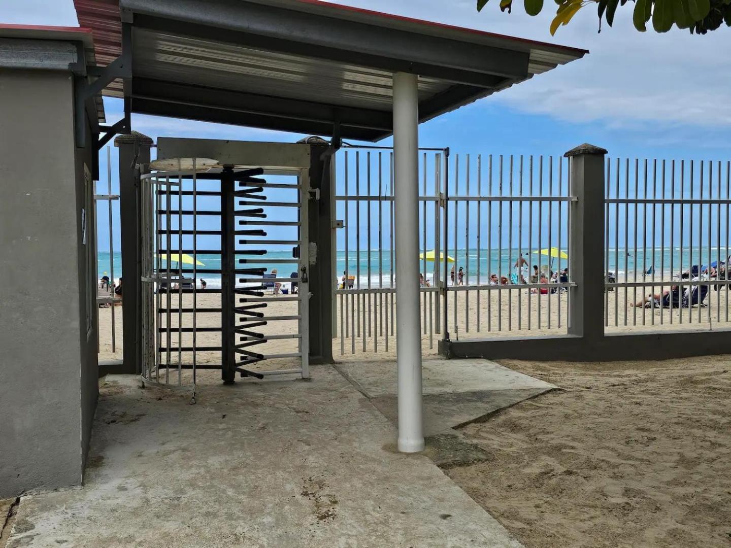 Steps From Foxwoods- Beachfront Retreat With Pools San Juan Extérieur photo